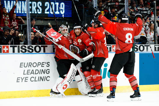 Goalkeeper Johan Gustafsson and Joel Lundqvist of Frölunda