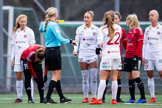 Rosengårds Sanne Troelsgaard Nielsen får varning av