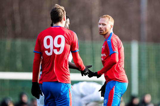 Helsingborgs Alexander Farnerud jublar med lagkamrater