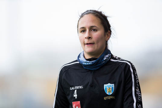 Göteborgs Taylor Leach innan fotbollsmatchen i Svenska