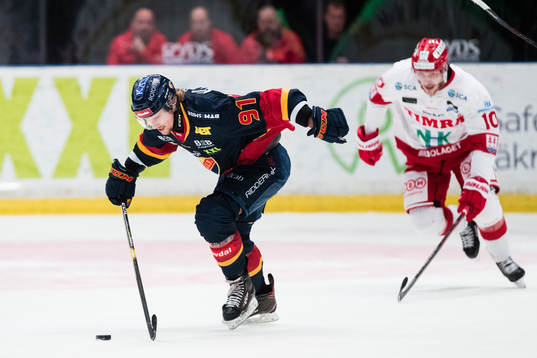 Djurgårdens Axel Jonsson Fjällby och Timrås Johan Persson