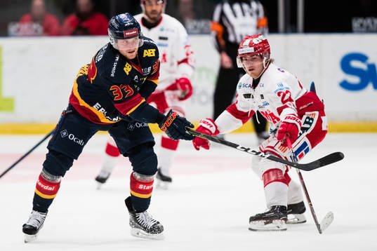 Djurgårdens Linus Hultström och Timrås Emil Berglund