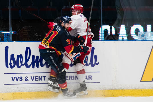 Djurgårdens Dick Axelsson  och Timrås Janne Jalasvaara