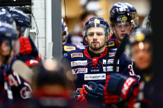 Linköpings Lukas Bengtsson före ishockeymatchen i SHL