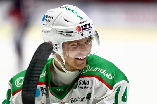 Rögles Trevor Mingoia  jublar