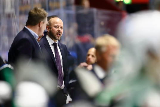 Linköpings tränare Tommy Jonsson reagerar