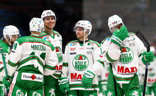 Rögles spelare jublar