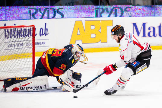 Djurgårdens målvakt Adam Reideborn och Örebros Tom