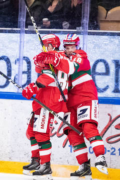 Moras Emil Aronsson jublar