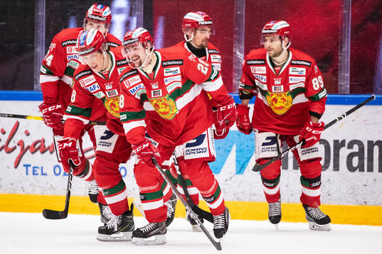 Moras Emil Aronsson jublar