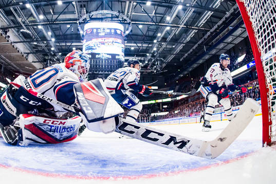 Linköpings målvakt Jonas Gustavsson, Lukas Bengtsson och