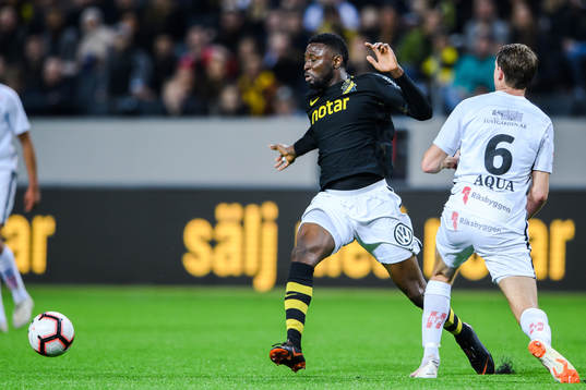 s Chinedu Ogbuke Obasi och Jönköpings Philip Wiström