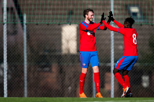 Helsingborgs Rasmus Jönsson och Mamudu Moro jublar