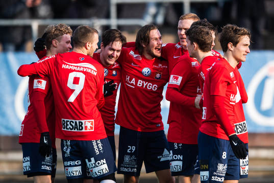 Örgrytes Simon Nilsson, Freddie Brorsson, Victor Sköld, Danny Ervik, David Engström och Jakob Lindström jublar efter 2-0 genom Sköld