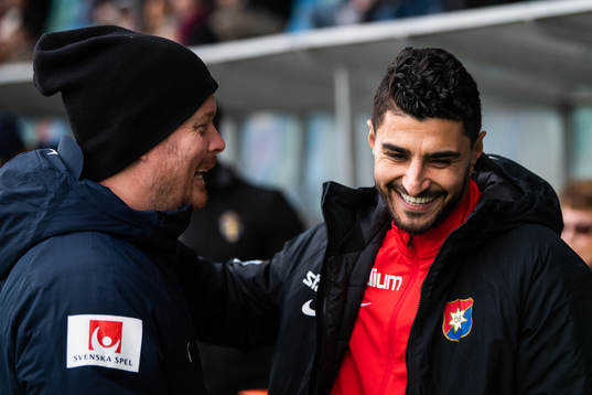 Norrbys assisterande tränare Fredrik Berglund och Örgrytes Ailton Almeida