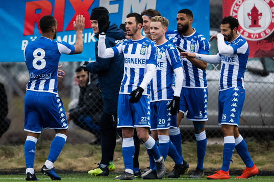 IFK Göteborgs Junes Barny, Giorgi Kharaishvili, Victor Wernersson, Kristopher Da Graca och André Calisir jublar efter att Rasmus Wikström (ej i bild) gjort 0-1 för IFK Göteborg