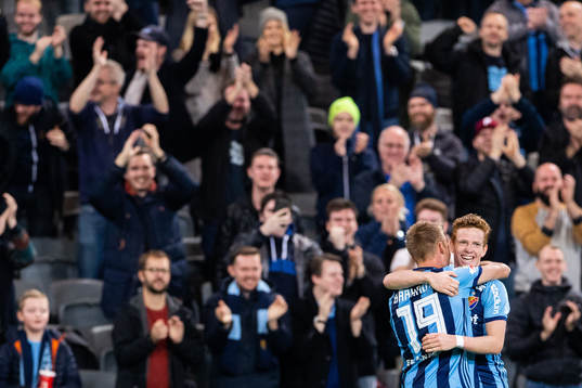 Djurgårdens Aslak Witry och Nicklas Bärkroth jublar