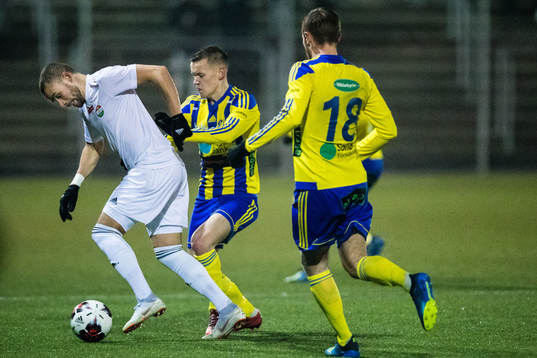 Dalkurds Heradi Rashidi och Eskilsminnes Niklas Jönsson