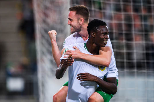 Hammarbys Mats Solheim och Kossounou Odilon jublar efter 3-0