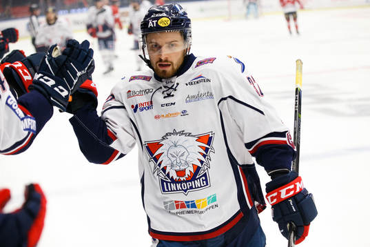 Linköpings Lukas Bengtsson jublar