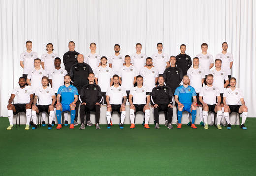  Daniel Björkman, Adam Bark, Fysioterapeut Peter Brolin, Dennis Collander, Rodin Deprem, Johan Bertilsson, Simon Amin, Tränare Jimmy Högberg, Albin Granlund, Filip Rogic. Mittenledet från vänster: Jake Larsson, Isaac Boye, Materialförvaltare Viktor Pukshlis, Helmer Andersson, Arvid Brorsson, Fabio De Sousa Silva, Tränare Jonas Bohlin, Viktor Prodell, Martin Broberg. Sittande från vänster: Michael Omoh, Daniel Björnquist, Oscar Jansson, Tränare Daniel Bäckström, Martin Lorentzson, Nordin Gerzic, Tränare Axel Kjäll, Mathias Karlsson, Michael Almebäck, Johan Mårtensson.