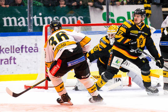 Luleås Emil Larsson jublar