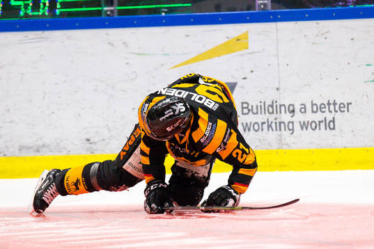 Skellefteås Jimmie Ericsson utgår skadad