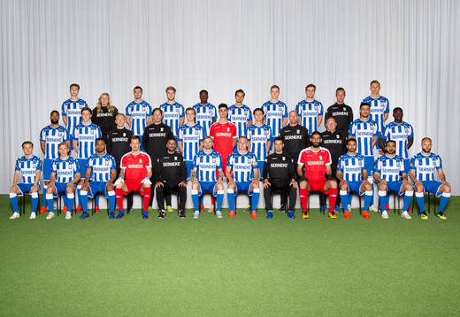  Benjamin Nygren, analys Linda Breding, Giorgi Kharaishvili, Victor Olofsson, Alhassan Yusuf Abdullahi, Amin Affane, Victor Wernersson, Erik Gunnarsson, fysioterapeut Roland Kaldéus, Carl Starfelt. Mittenledet från vänster: Kristopher da Graca, Emil Holm, fystränare Kalle Olsson, fysioterapeut Calle Persson, August Erlingmark, Tom Amos, Rasmus Wikström, målvaktstränare Stefan Remnér, materialförvaltare Rolf Gustavsson, Benjamin Zalo, Adil Titi. Sittande från vänster: Patrik Karlsson Lagemyr, Edvin Dahlqvist, Junes Barny, Erik Dahlin, huvudtränare Poya Asbaghi, Sebastian Eriksson, Sebastian Olsson, assisterande tränare Ferran Sibila, Ioannis Anestis, André Calisir, Sargon Abraham, Robin Söder.