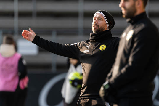 Frejs tränare Lukas Syberyjski reagerar