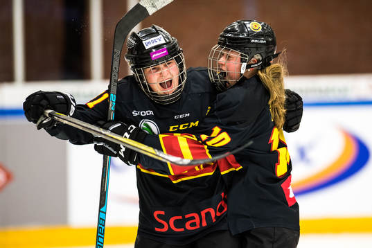 Skånes 11 och 10 jublar i ishockey i Stålbucklan mellan