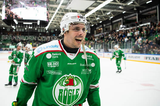 Rögles Daniel Widing jublar