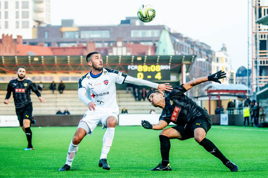 Rosengårds Egzon Sekiraca mot Häckens Paulo De Oliveira