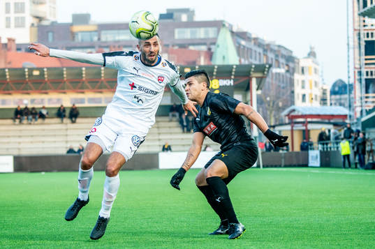 Rosengårds Egzon Sekiraca mot Häckens Paulo De Oliveira