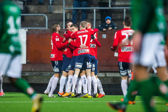 Örgrytes Karl-Johan Lindblad jublar efter att han gjort 1-0