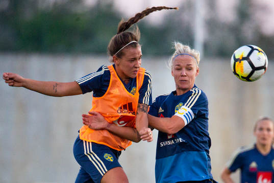 Julia Zigiotti Olme och Caroline Seger