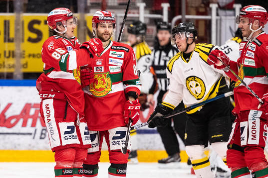 Moras Michael Haga jublar