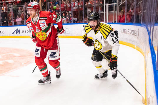 Moras Jonathan Carlsson och Brynäs Simon Bertilsson