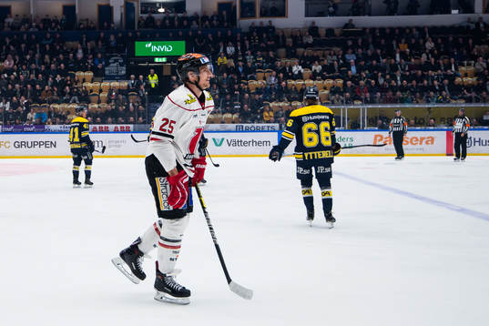 Örebros Anton Hedman jublar