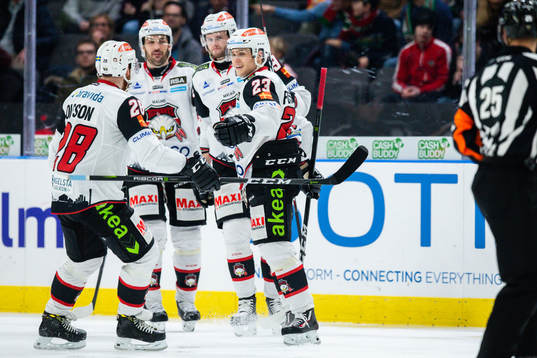 Malmö Redhawks Christoffer Forsberg jublar med lagkamrater