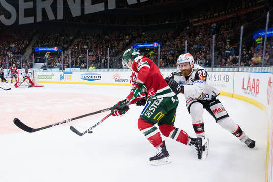 Frölundas Ryan Lasch och Malmö Redhawks Jens Olsson