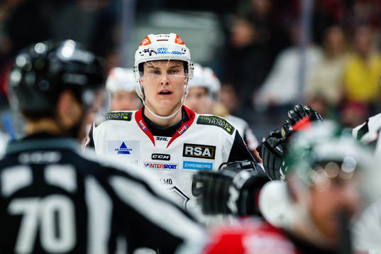 Malmö Redhawks Fredrik Händemark jublar
