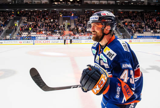 Växjös Nichlas Hardt jublar