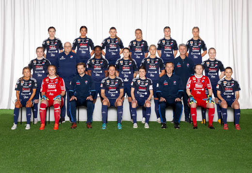  Agnes Dahlström, Anna Björklund, Alice Eriksson, Joanna Snell, Elvira Bergman, Lovisa Lennartsson. Mittenledet från vänster: Hannah Claesson, massör Calle Scherling, Sarah Michael, Sofia Lagerström, Alva Lundin, ordförande Olle Davidsson, Filippa Karlberg. Sittande från vänster: Mathilda Henriksson, Jenny Wahlén, assisterande tränare Jens Lindström, Marie Salander, Michaela Hermansson, huvudtränare Fredrik Bengtsson, Julia Langörgen, Lova Ottvall.