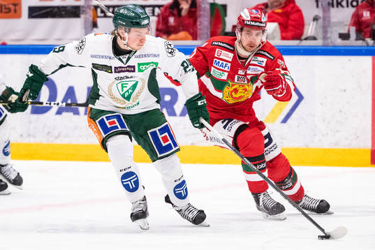 Färjestads Oskar Steen och Moras Michael Keränen