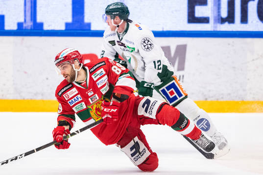 Moras Ryan Johnston och Färjestads Alexander Reichenberg