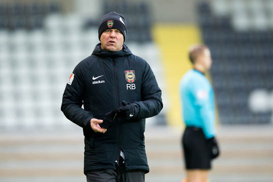 Brommapojkarnas tränare Roberth Björknesjö