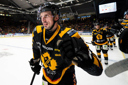 Skellefteås Fredrik Lindgren jublar
