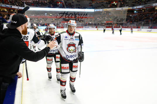 Malmö Redhawks Pontus Netterberg jublar