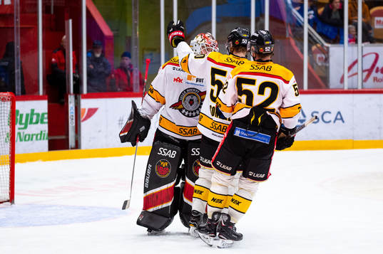 Luleås målvakt Niklas Rubin, Daniel Sondell och Karl