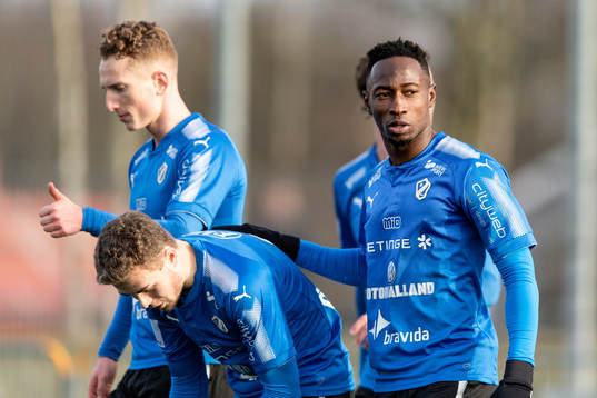 Halmstads Sadat Karim (h) jublar efter gjort 1-0